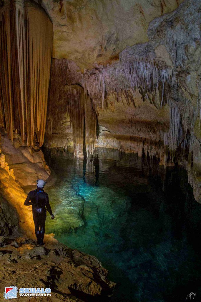 Imagen interior de la cueva