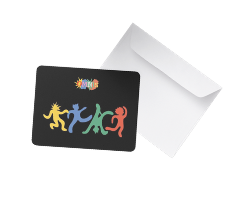 Postal de diseño artístico que muestra a los cuatro personajes de OMNIS en movimiento sobre un fondo negro, resaltando el contraste de los colores vibrantes.
