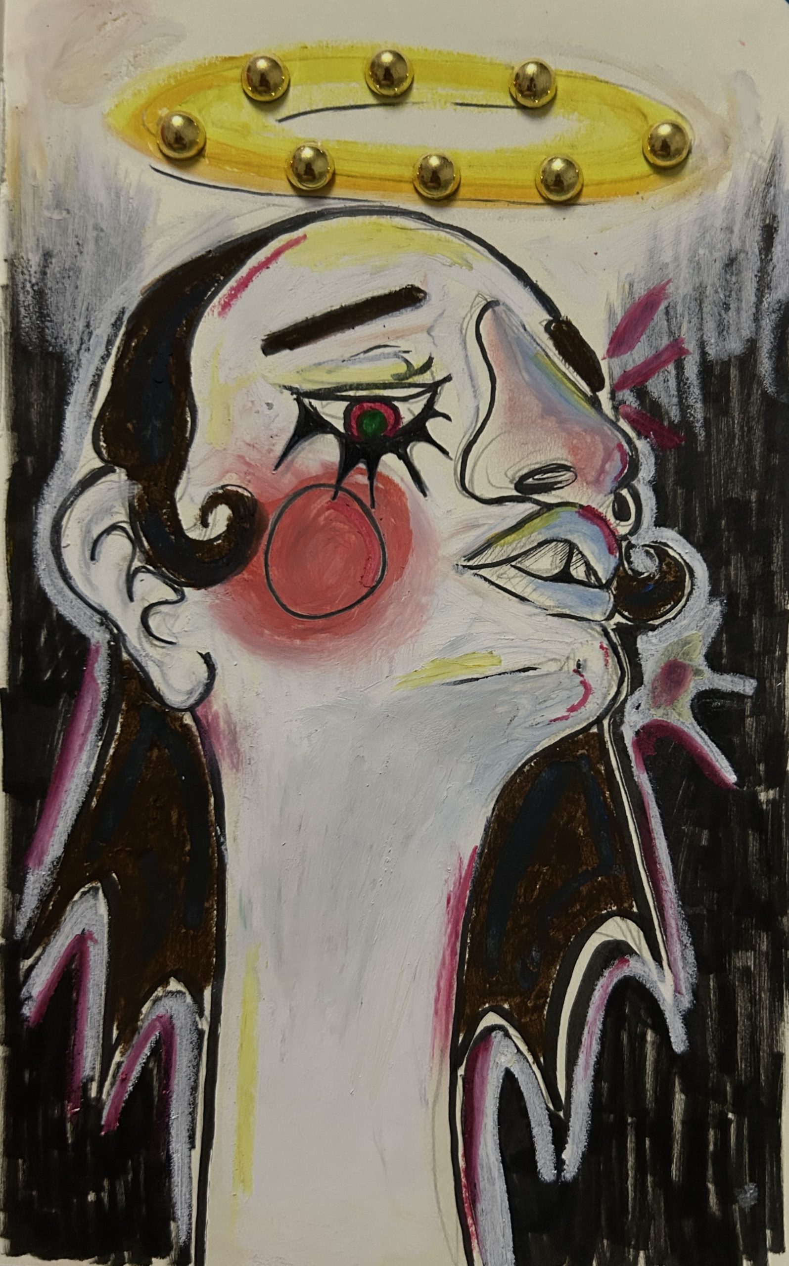 Ilustración surrealista, llevada a cabo con ceras, se representa el rostro de un hombre mirando por encima del hombro. El hombre, con un cuello exageradamente largo, porta un halo encima de su cabeza, ornamentado con perlas.